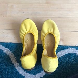 Nine West yellow flats.